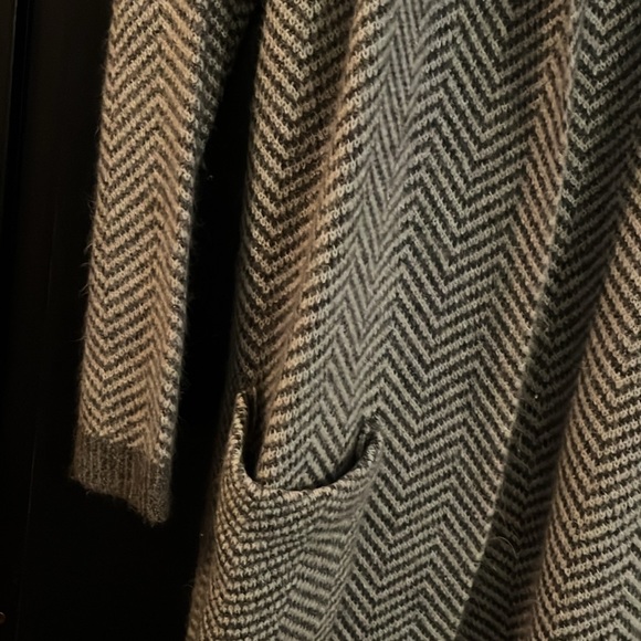 Abercrombie & Fitch Long Cardigan Sweater - Picture 2 of 9